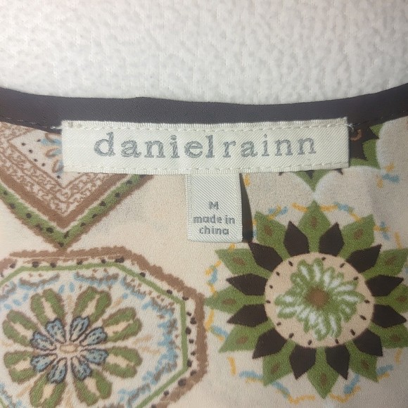 Daniel Rainn Long Sleeve Blouse SZ Medium Light-Weight Medallion Relaxed Boho - Picture 7 of 10